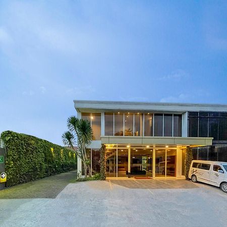 Aveon Express Hotel By Daphna International Jogyakarta Zewnętrze zdjęcie