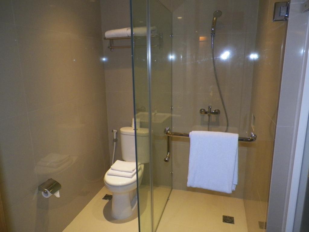 Aveon Express Hotel By Daphna International Jogyakarta Zewnętrze zdjęcie