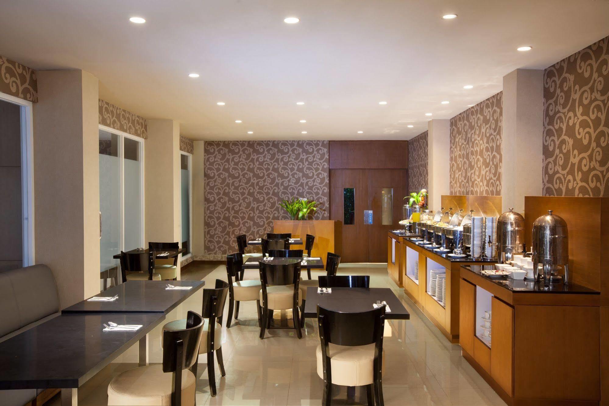 Aveon Express Hotel By Daphna International Jogyakarta Zewnętrze zdjęcie