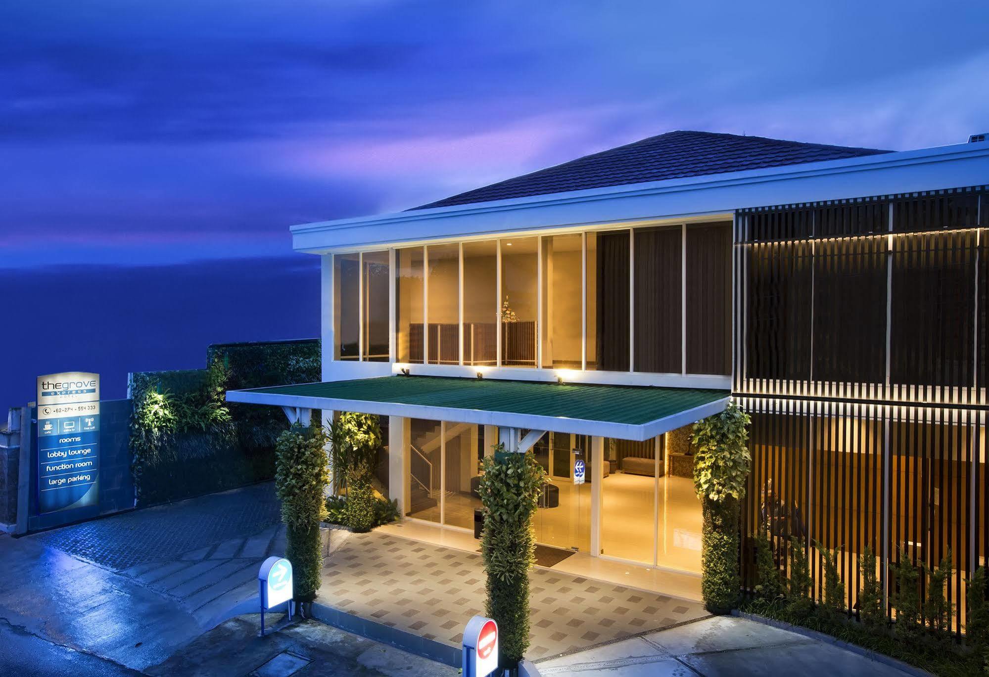 Aveon Express Hotel By Daphna International Jogyakarta Zewnętrze zdjęcie