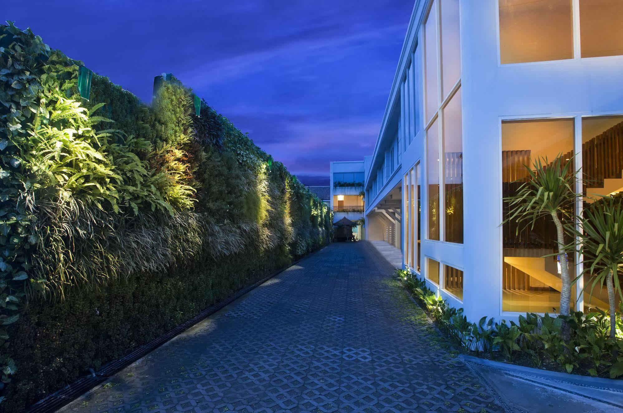 Aveon Express Hotel By Daphna International Jogyakarta Zewnętrze zdjęcie