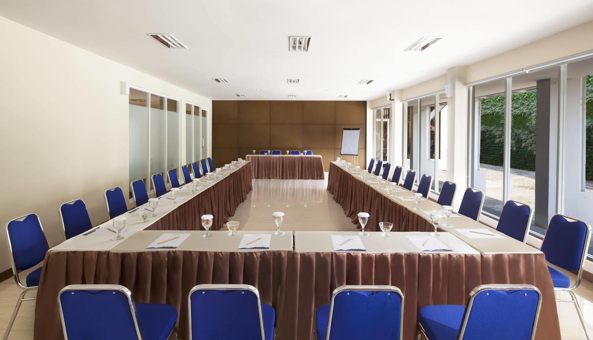 Aveon Express Hotel By Daphna International Jogyakarta Zewnętrze zdjęcie